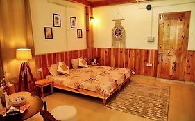 Boho Grove Cafe & Stay, Tirthan Valley